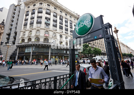 La station de métro de Buenos Aires Argentine entrée subte catedral Banque D'Images