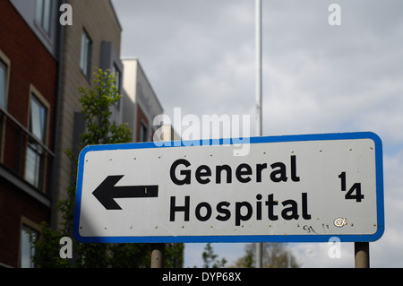 Signe de l'hôpital général de direction Northampton Banque D'Images