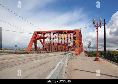 Pont Broadway à Portland, Oregon Banque D'Images