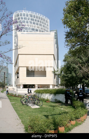 Vue avant discret élégant revêtu de travertin Museo Jumex museum de Plaza Carso Nuevo Polanco Mexico Banque D'Images