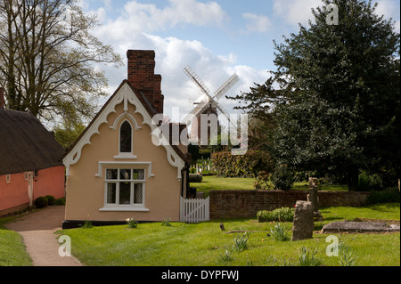 Thaxted hospices et John Webb, le moulin de Thaxted, Essex, Angleterre. Avril 2014 Banque D'Images