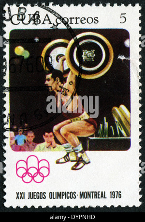 CUBA - circa 1976 : timbres par Cuba, montre l'haltérophilie, vers 1976 Banque D'Images