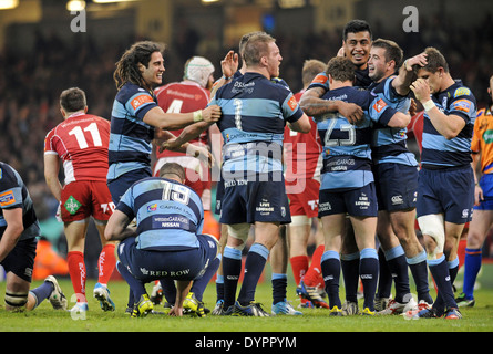 Rabodirect Pro 12 - Jour du Jugement au Millennium Stadium de Cardiff - Llanelli Scarlets v Cardiff Blues Rugby. Banque D'Images