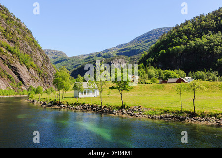 Dans Mostraumen Mofjorden entre ferme et Romarheimsfjorden Osterfjorden Mostraum, et à Nordhordland, Hordaland, Norvège Banque D'Images