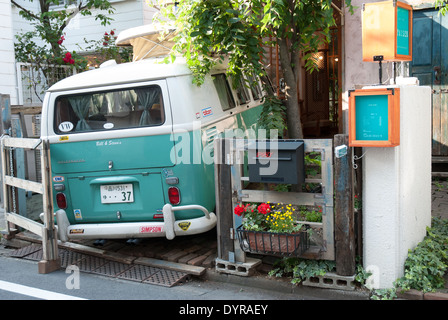 Ruelle à Shimokitazawa, Tokyo, Japon Banque D'Images