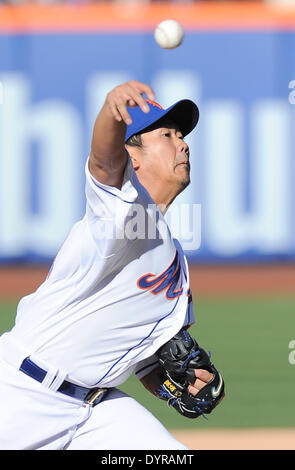 Flushing, NY, USA. Apr 20, 2014. Daisuke Matsuzaka (Mets) MLB : Daisuke Matsuzaka les Mets de New York en ligue majeure de baseball pendant les match contre les Braves d'Atlanta au Citi Field à Flushing, NY, USA . © AFLO/Alamy Live News Banque D'Images