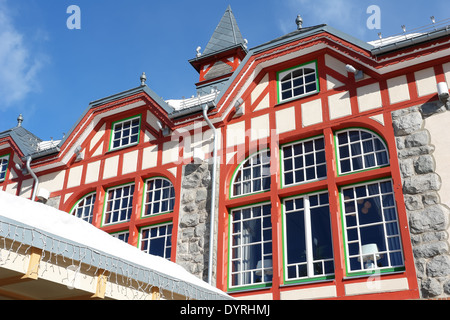 Grand bâtiment moderne de windows de la classe de luxe en Slovaquie. Banque D'Images