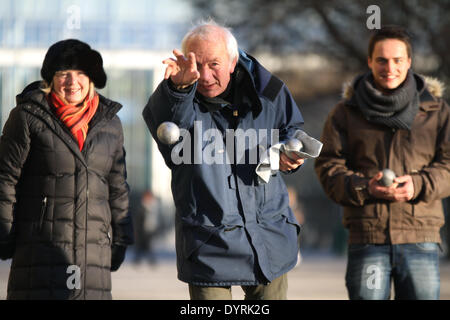 Les joueurs de pétanque dans le Hofgarten à Munich, 2012 Banque D'Images