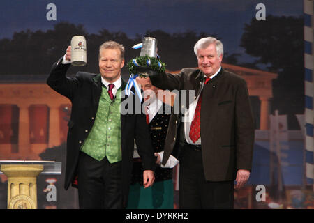 Horst Seehofer et Andreas Steinfatt à la bière forte sur la dégustation, 2012 Munich München Süd Banque D'Images