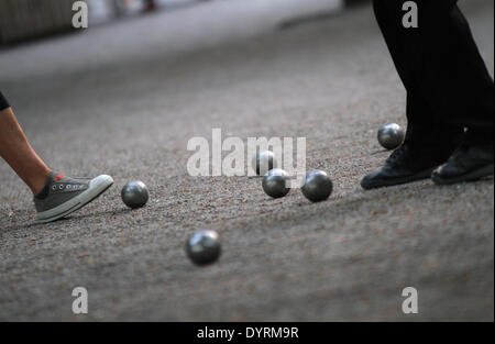 Les joueurs de pétanque dans le Hofgarten à Munich, 2012 Banque D'Images