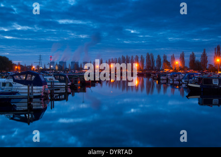 Lever du soleil à Sawley Marina, Lancashire England UK Banque D'Images