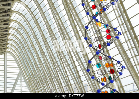 Monument de l'hélice de l'ADN dans le Musée des sciences, Cité des Arts et des Sciences, Valence, Espagne Banque D'Images