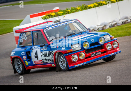 1985 Renault 5 Maxi Turbo Group B voiture avec chauffeur Jeff Lotts. 72e réunion des membres de Goodwood, Sussex, UK. Banque D'Images