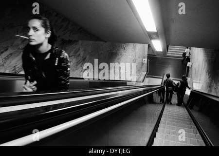 La fin d'une journée de pluie sur une station de métro de Lisbonne. Banque D'Images