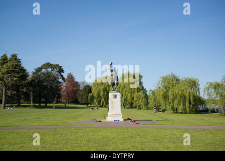 Jardins Radnor, statue commémorative de la Première Guerre mondiale, Strawberry Hill, quartier de Richmond, London, UK Banque D'Images