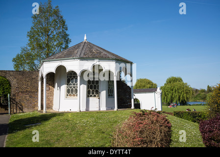 Pavilion Gardens Radnor, Strawberry Hill, quartier de Richmond, London, UK Banque D'Images