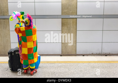 Los Angeles California, LA County Metro Rail, Red Line, rail, métro, train, transports en commun, Hollywood Highland, station, plate-forme, navette, homme Banque D'Images