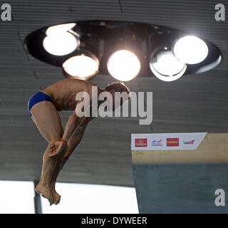 Londres, Grande-Bretagne. Apr 25, 2014. Tom Daley de Grande-Bretagne au cours de la première journée de la FINA/NVC Diving World Series 2014 au Centre aquatique de Londres le 25 avril 2014 à Londres, Grande-Bretagne. Credit : Mitchell Gunn/ESPA/Alamy Live News Banque D'Images