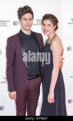 New York, NY, USA - Le 24 avril 2014 acteurs : Margaret Qualley Nat Wolff et assister à la 'Palo Alto' Premiere pendant le Festival du film de Tribeca 2014 à la SVA Theater à New York City Banque D'Images