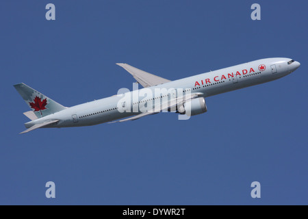 BOEING 777 300 AIR CANADA Banque D'Images