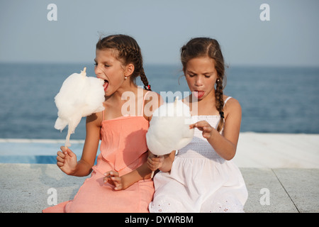 Little girl with Cotton Candy Banque D'Images