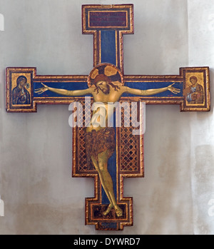 Bologne, Italie - 16 mars 2014 : la crucifiction de Giunta Pisano (1250) dans l'église baroque San Domenico - Saint Dominique. Banque D'Images