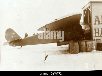Cette image de l'album Jones présente Fred Alvin Jones, un pilote chez Eastern Airlines. Jones a contribué aux opérations de la compagnie aérienne pendant les premières années de l'aviation civile. Banque D'Images