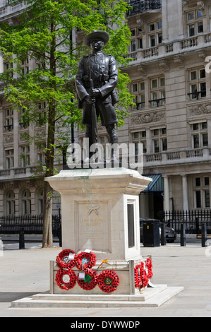 Ghurka Memorial Statue soldat, Londres, Angleterre, Royaume-Uni. Banque D'Images