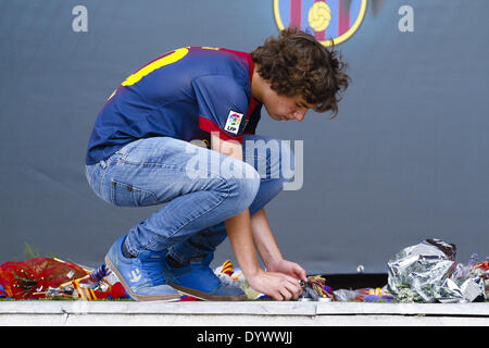 Barcelone, Espagne. Apr 26, 2014. 26/04/2014 - Barcelone Camp Nou. Mémorial en l'honneur de Tito Vilanova, l'entraîneur du FC Barcelone, qui est décédé le 25 avril à la Clinique Quiron. Foto : Mikel Trigueros/Urbanandsport NurPhoto/crédit : Mikel Trigueros/NurPhoto ZUMAPRESS.com/Alamy/Live News Banque D'Images