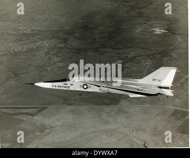 Le F-111A Aardvark, développé par General Dynamics, était un avion de frappe polyvalent, polyvalent et multirôle. Introduit dans les années 1960, il a servi de chasseur bombardier pour l'US Air Force pendant la guerre froide. Banque D'Images