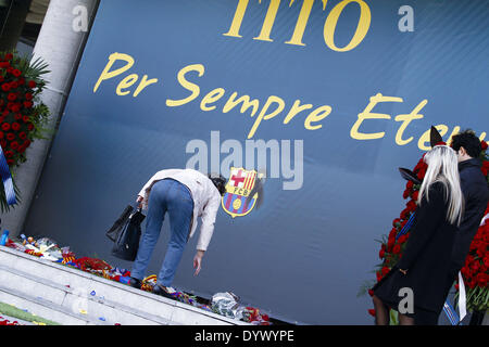 Barcelone, Espagne. Apr 26, 2014. 26/04/2014 - Barcelone Camp Nou. Mémorial en l'honneur de Tito Vilanova, l'entraîneur du FC Barcelone, qui est décédé le 25 avril à la Clinique Quiron. Foto : Mikel Trigueros/Urbanandsport NurPhoto/crédit : Mikel Trigueros/NurPhoto ZUMAPRESS.com/Alamy/Live News Banque D'Images