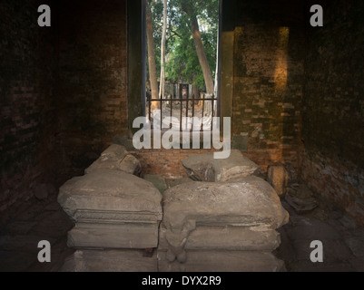 Prasat Thom le principal monument de Koh Ker 127 SW de Siem Reap, Cambodge Banque D'Images