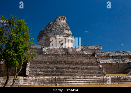 Un ancien observatoire astronomique Maya situé dans le site arcaeological Chichen Itza, Mexique Banque D'Images