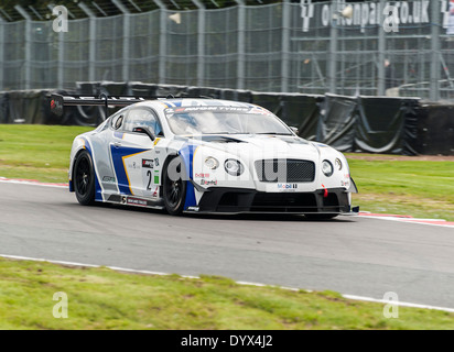 Bentley Continental GT3 voiture de course Saloon en British GT Championship à Oulton Park Motor Racing Circuit Cheshire England UK Banque D'Images