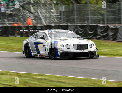 Bentley Continental GT3 voiture de course Saloon en British GT Championship à Oulton Park Motor Racing Circuit Cheshire England UK Banque D'Images