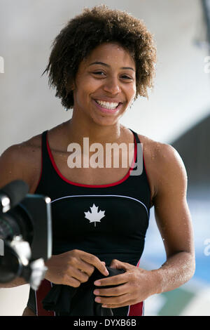 Londres, Royaume-Uni. Apr 26, 2014. Jennifer Abel, tremplin 3m Femmes FINA Final/NVC Diving World Series 2014 Centre Aquatique de Londres Queen Elizabeth Olympic Park, Angleterre Royaume-uni Crédit : Simon Balson/Alamy Live News Banque D'Images