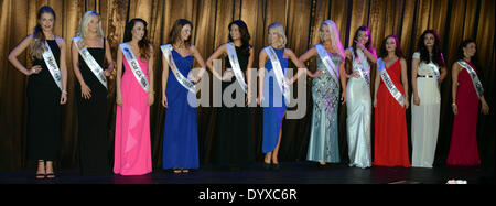 Londres, Royaume-Uni. Apr 26, 2014. Le finaliste de Miss London Charity 2014 à l'Hippodrome Casino de Londres. Credit : Voir Li/Alamy Live News Banque D'Images