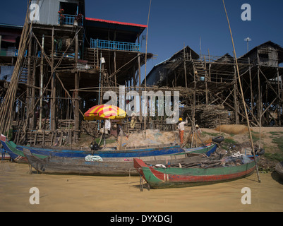 Kompong Pluk ( Kampong Phluk ) Village flottant près de Siem Reap, Cambodge Banque D'Images