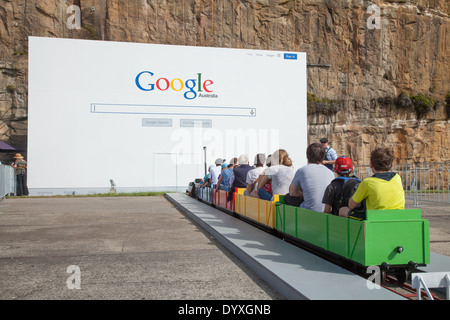 Artiste Callum Morton's 'Search Engine' installation à la Biennale de Sydney 2014 sur l'île de Cockatoo Banque D'Images