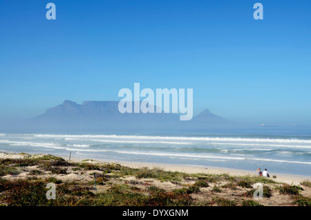 Vue de la Table Mountain en Afrique du Sud de la plage vue Tableau Banque D'Images