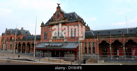 Fin du xixe siècle, principale gare de Groningen, Pays-Bas Banque D'Images