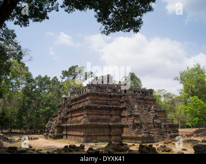 Phimenakas sanctuaire dans le Palais Royal, au sein d'Angkor Thom, Siem Reap, Cambodge Banque D'Images