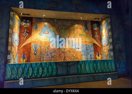 Mur de couleurs vives à la conception de l''Atlantis Aquaventure, le Palm hôtel à Dubaï, Émirats arabes unis, ÉMIRATS ARABES UNIS. Banque D'Images