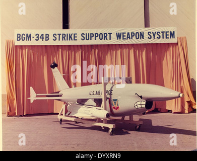 Le Teledyne Ryan Firebee était un véhicule aérien sans pilote (UAV) développé à partir des années 1950 Principalement utilisé pour la reconnaissance et la pratique des cibles, il est devenu un modèle important dans l'évolution des drones et des avions télécommandés. Banque D'Images