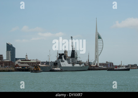 Le HMS humains à la base de la Royal Navy dans le port de Portsmouth, en Angleterre. Banque D'Images