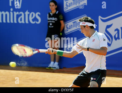 Barcelone, Espagne. Apr 27, 2014. Espagne-BARCELONE -27 avril. Nishikori en finale entre Nishikori et Giraldo, pour l'Open de Barcelone Banc Sabadell, 62 Trofeo Conde de Godo, joué au tennis RC Barcelone le 27 avril 2014 Photo : Joan Valls/Urbanandsport Nurphoto /. Credit : Joan Valls/NurPhoto ZUMAPRESS.com/Alamy/Live News Banque D'Images