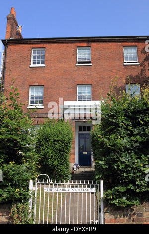 L'Admirals Cottage at Historic Dockyard, Chatham, Kent ME4 4TE, Angleterre Banque D'Images