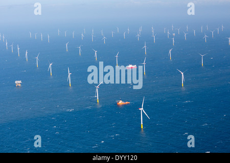 Gwynt y Mor parc éolien offshore d'éoliennes près de Llandudno la baie Liverpool Mer d'Irlande du Nord du Pays de Galles, Royaume-Uni Banque D'Images