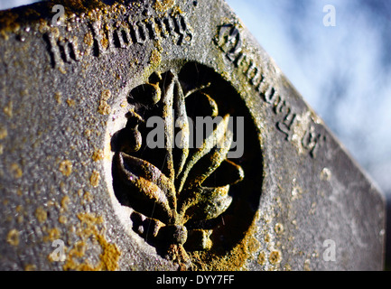 Pierre tombale dans le cimetière Mount à Guildford, Surrey Banque D'Images