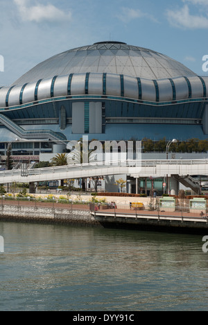 Osaka Dome baseball stadium et ciel, Osaka, Japon Banque D'Images